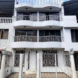 Casa Aurora Hostal